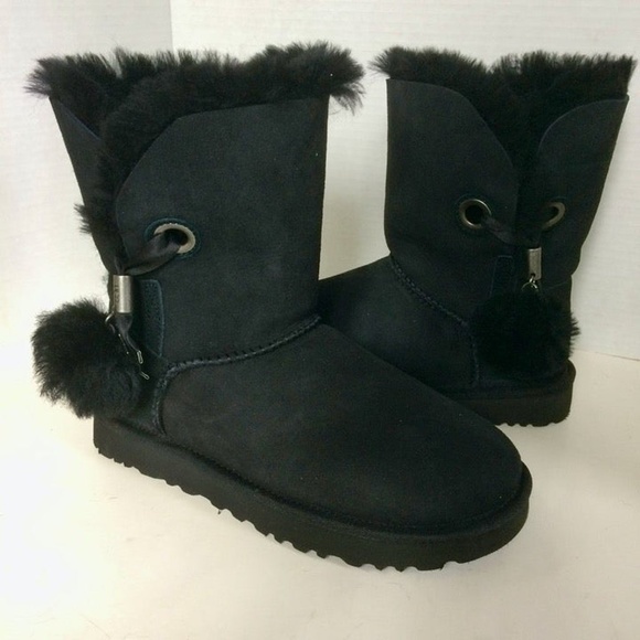 FINAL MARKDOWN! NIB ! UGG Star Charm Boots - Picture 1 of 9